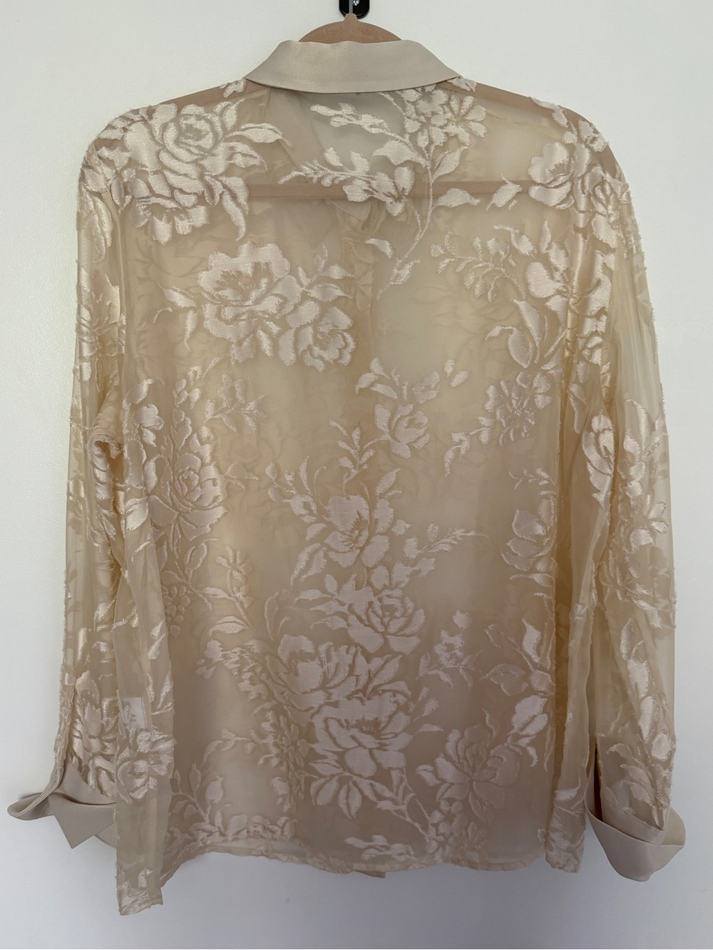 ZARA Sheer Floral Jacquard Button-Up Blouse in cream - Picture 6 of 7